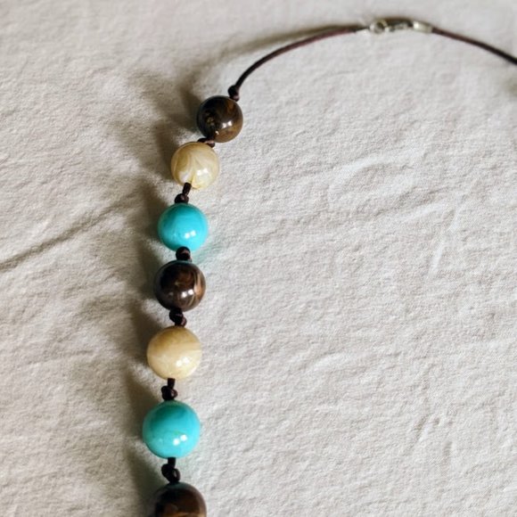 Midmod Resin Bead Necklace - Picture 3 of 5